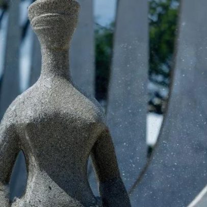 Domiciliar de Bolsonaro exige mutirão para beneficiar preso pobre e doente