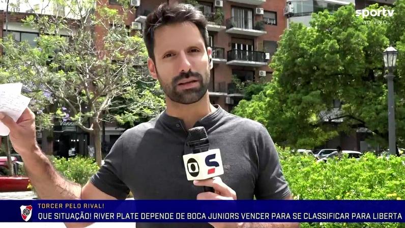 Gianni Infantino, presidente da Fifa, ao lado de Chiqui Tapia, presidente da AFA — Foto: Getty Images