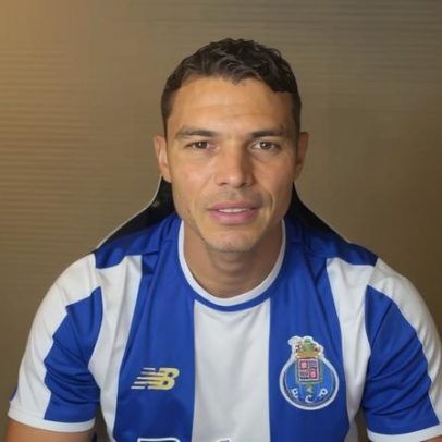 Thiago Silva completa mil jogos na carreira em partida do Porto pela Liga Europa