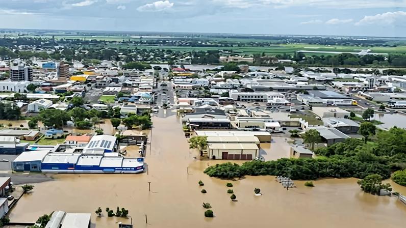 Centenas de casas em Bundaberg sob risco de inundação com pico do rio aos 7,6 m