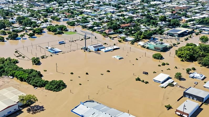 Flooding in Bundaberg, Queensland. The disappearance of a 26-year-old man and 23-year-old woman sparked a search from Kilkivan to Mundubbera, west of Gympie.