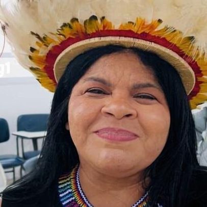 Sônia Guajajara deixa ministério para disputar reeleição como deputada por SP