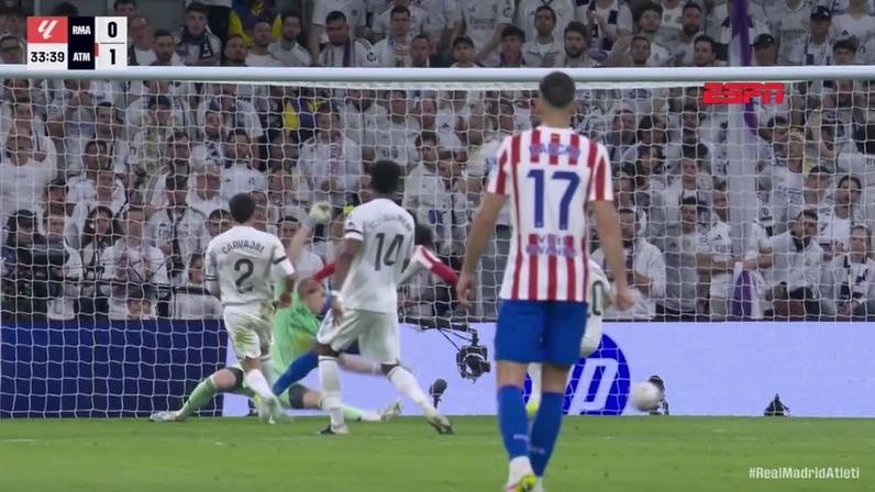 Vini Jr. provoca Giuliano Simeone após vitória do Real Madrid no clássico