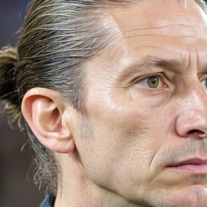 Filipe Luís nega acusação de venda de carro de luxo com problemas