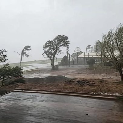 Ciclone Narelle recua para baixa tropical, porém alertas severos permanecem em WA