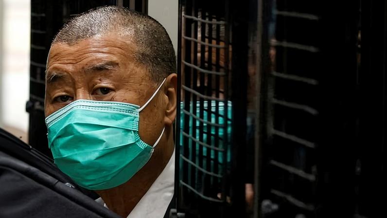 Jimmy Lai não recorre da condenação, abre caminho para negociações sobre libertação