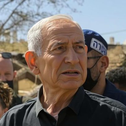 Netanyahu espera que destruir o eixo do mal iraniano melhore sua imagem