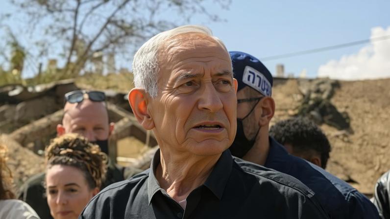 Netanyahu espera que destruir o eixo do mal iraniano melhore sua imagem