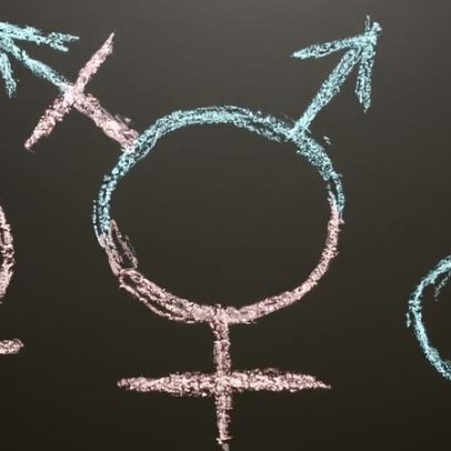 Cristãos contestam roupas femininas para meninos na escola