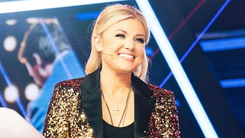 Erika Kirk fortalece legado e lidera nova geração política nos Estados Unidos.