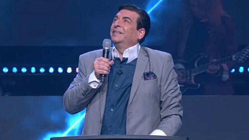 Pastor Hank Kunneman cria fundo para jato particular