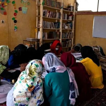 Igreja busca impedir a deportação de refugiada afgã cristã