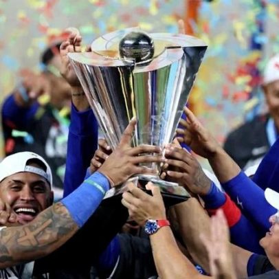 Venezuela vence jogo de beisebol e celebra com oração