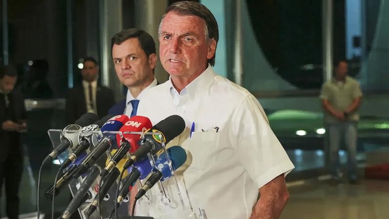 Procuradoria-Geral da República recomenda prisão domiciliar para ex-presidente Jair Bolsonaro.