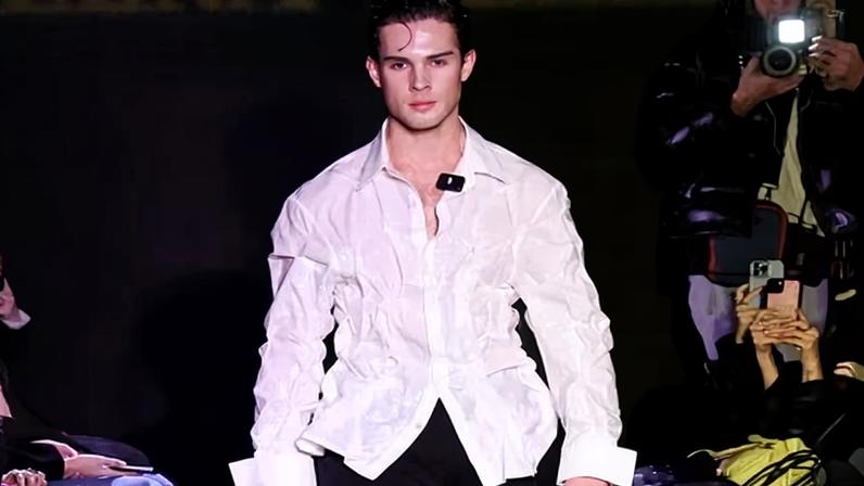 Influenciador de redes sociais Clavicular é preso na Flórida por bateria