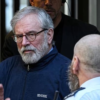 Gerry Adams afirma à corte ter ficado surpreso com o atentado de Docklands em 1996