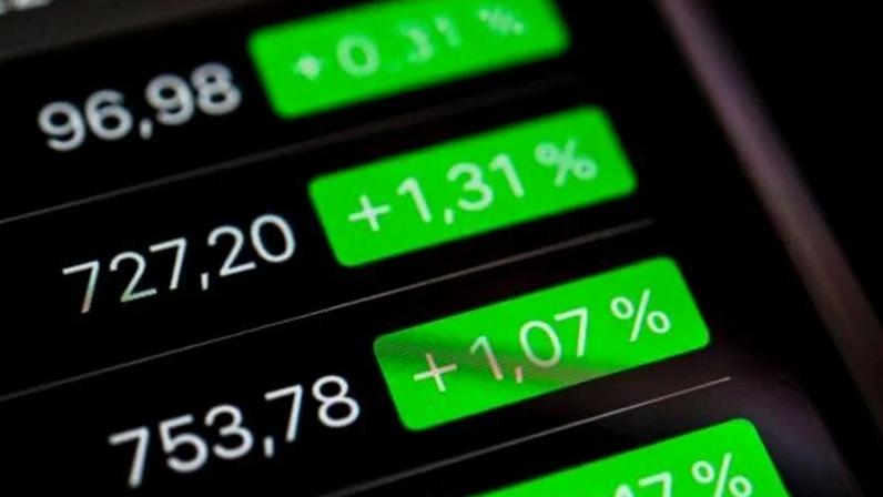 Ibovespa fecha em alta e supera 186 mil pontos