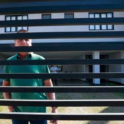 Bolsonaro recebe visitas de aliados e pré-candidatos no QG Papudinha antes da UTI
