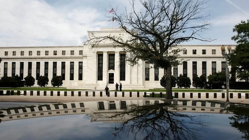 Sede do Federal Reserve em Washington: economia americana em desaceleração e inflação acima da meta