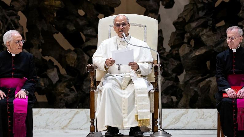 Papa Leão classifica guerra no Oriente Médio como escândalo para a humanidade