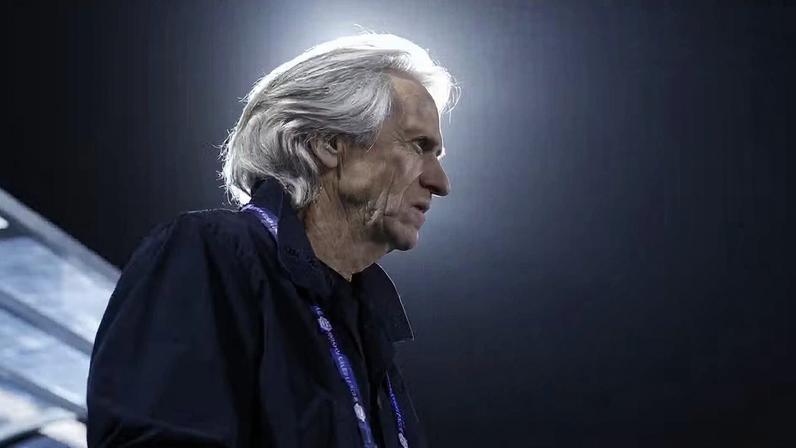 Ex-jogador do United diz que Jorge Jesus o intimidou no primeiro contato