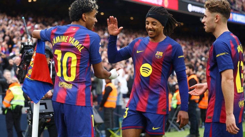 Barcelona vence o Villarreal com hat-trick de Lamine Yamal pela LaLiga — Foto: REUTERS/Albert Gea