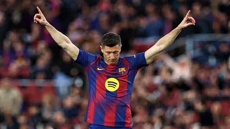 Lewandowski sofre fratura no olho e desfalca o Barcelona em jogo decisivo