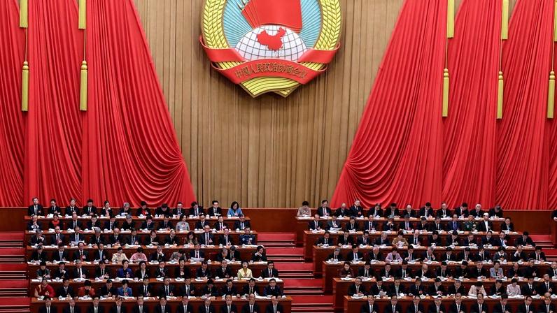 O presidente chinês Xi Jinping e outros líderes participam da sessão de abertura da Conferência Consultiva Política do Povo Chinês (CPPCC), no Grande Salão do Povo, em Pequim, China, em 4 de março de 2026. REUTERS/Maxim Shemetov