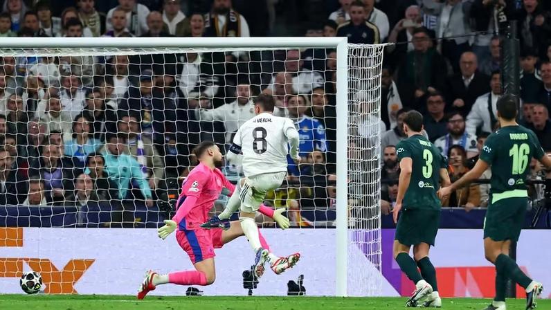 Valverde faz hat-trick e é o melhor da rodada 11 no Cartola Campeões