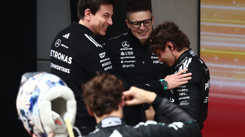 Chefe da Mercedes surpreendido com série de vitórias de Antonelli