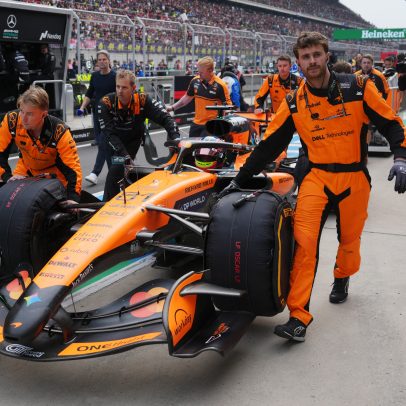 McLaren diz que abandono duplo antes da largada foi coincidência infeliz