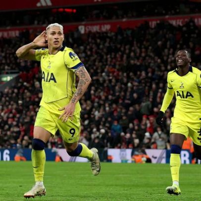 Richarlison doa R$ 200 mil a vítima de acidente com pernas amputadas