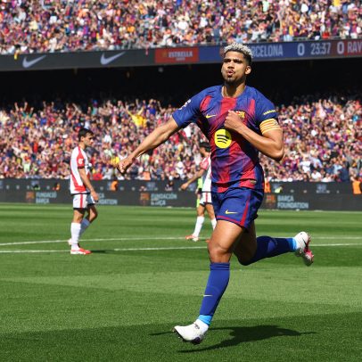 Yamal se irrita com Flick após substituição no Barcelona