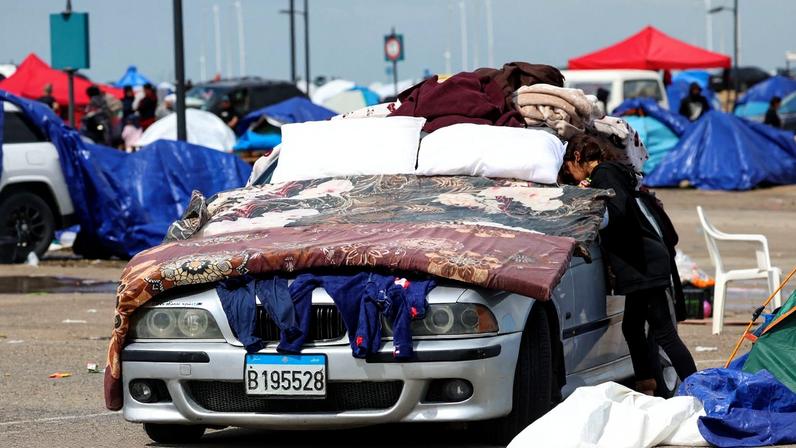 Israel atinge ponte no sul do Líbano e ordena destruição de casas