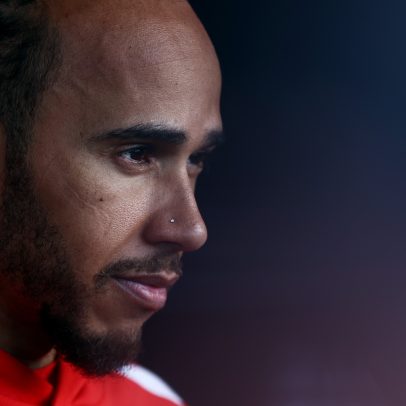 Hamilton muda discurso, reclama de energia e avalia semana no Japão terrível