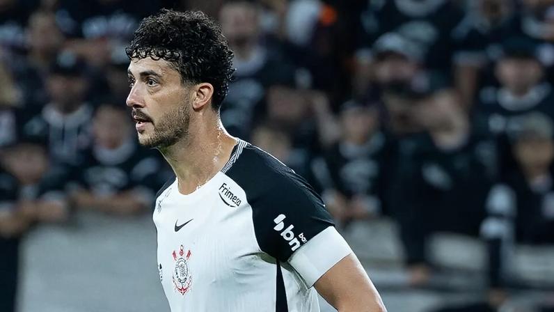 Gustavo Henrique aponta erros de juiz em Corinthians x Flamengo