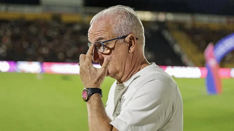 Eliminação no Paulistão dá a Dorival tempo para recuperar elenco do Corinthians