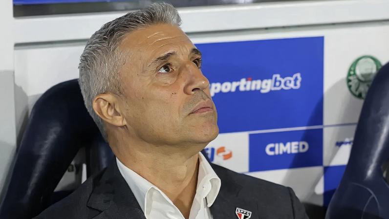 Crespo comenta gramado sintético e Lucas Moura na eliminação do São Paulo