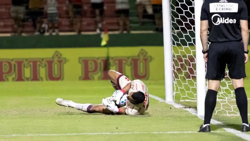 Partidas foram decididas nos pênaltis (Foto: Fernando Mendes/RP Fotopress/Gazeta Press)
