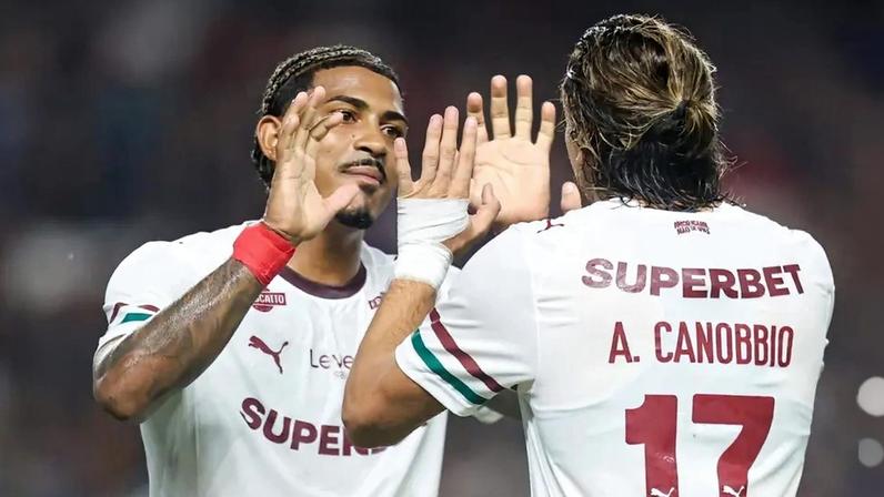 John Kennedy e Canobbio comemoram gol pelo Fluminense contra o Remo (Foto: Fernando Torres/ Agif/Gazeta Press)