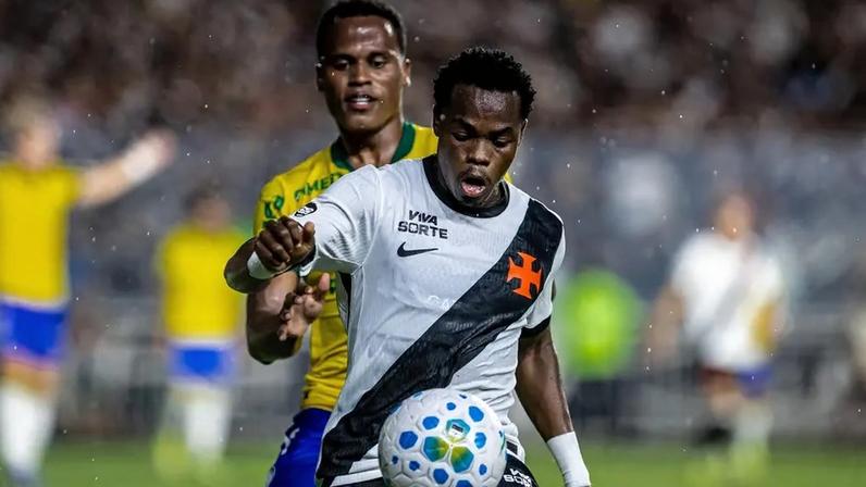 Andrés Gómez desponta entre os atacantes do Brasileirão pelo Vasco