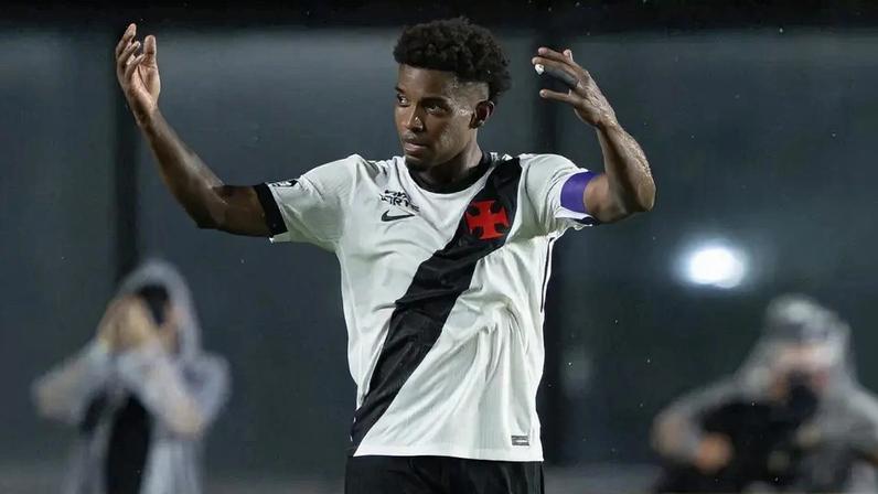 Thiago Mendes comemora seu gol na partida entre Vasco e Palmeiras (Foto: DELMIRO DOS SANTOS JUNIOR/MOCHILA PRESS)