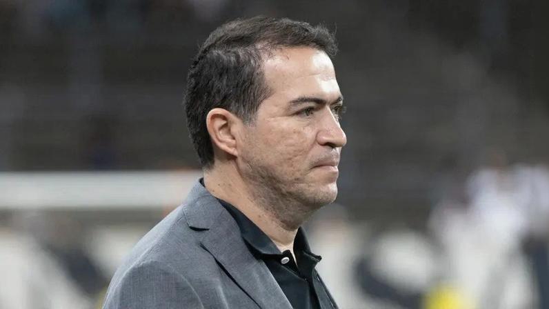 Marcelo Paz critica arbitragem e pede veto a juiz do Corinthians x Flamengo