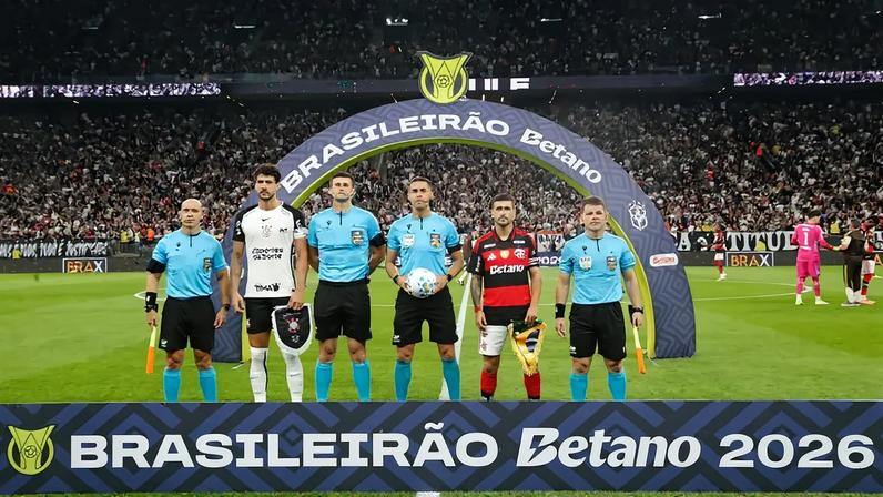 Equipe de arbitragem durante Corinthians x Flamengo (Foto: Luis MouraWpp/Gazeta Press)