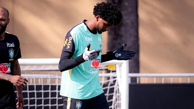 Hugo Souza já está com a Seleção Brasileira (Foto: Guilherme Veiga/PxImages/GazetaPress)