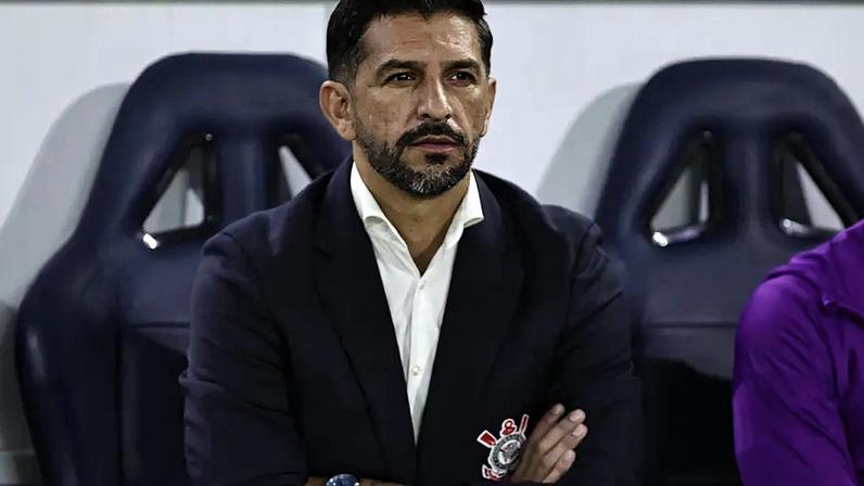 Ex-auxiliar do Corinthians projeta retorno de Ramón Díaz ao clube