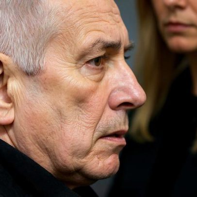 Netanyahu sofre revés, mas permanece ativo politicamente