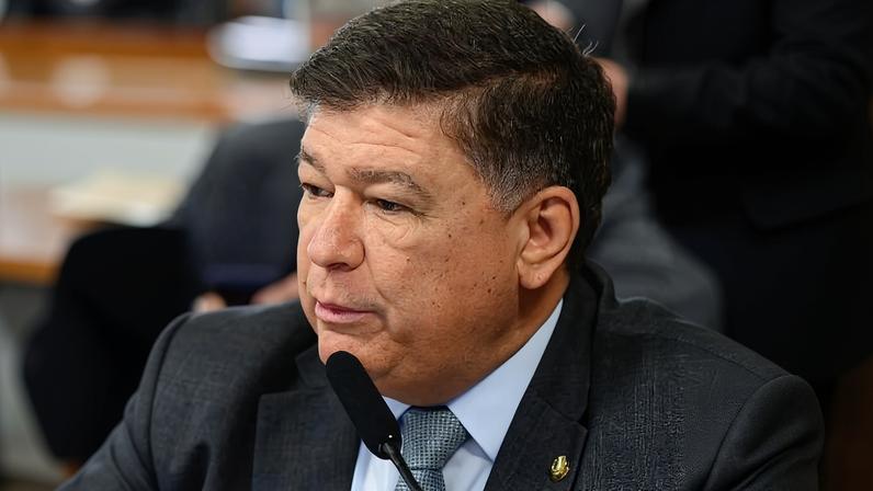 O senador Carlos Viana (Podemos-MG), presidente da CPMI do INSS