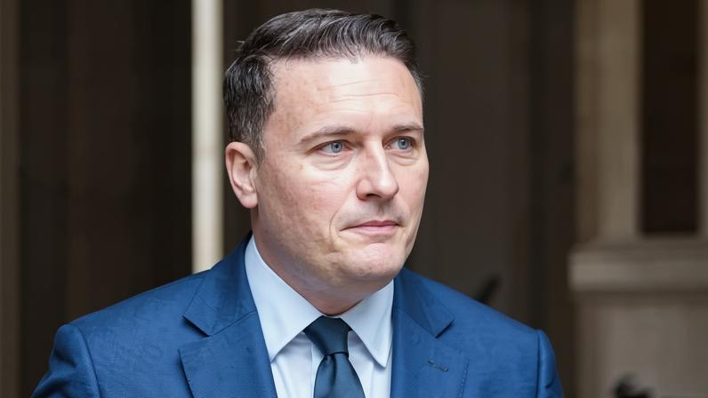 Satisfação pública com o NHS sobe pela primeira vez desde 2019