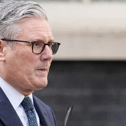 Starmer enfrenta dissidência crescente dentro do partido